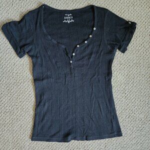 Black Casual Short-Sleeve T-shirt with buttons, beautiful cleavage cut